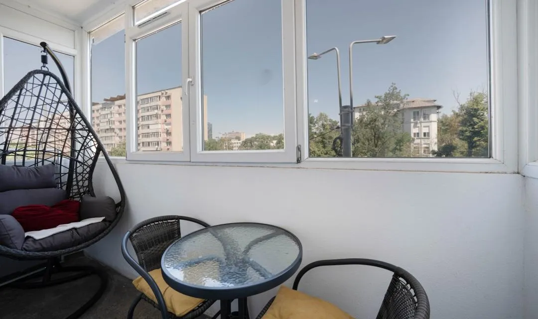 Bloc reabilitat 65 mp etaj 2 2 balcoane boxa proprie Spitalul Colentina