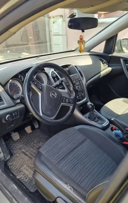 Opel Astra J Sedan 1 4 Turbo Benzina ndash 140 CP ndash 2018 8 200 eur