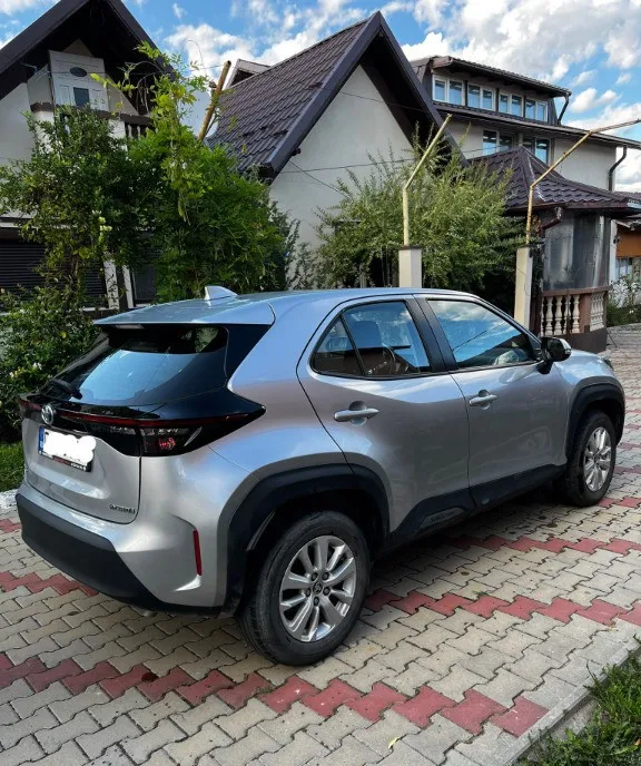 Toyota Yaris Cross - Active Hybrid 18 900 eur