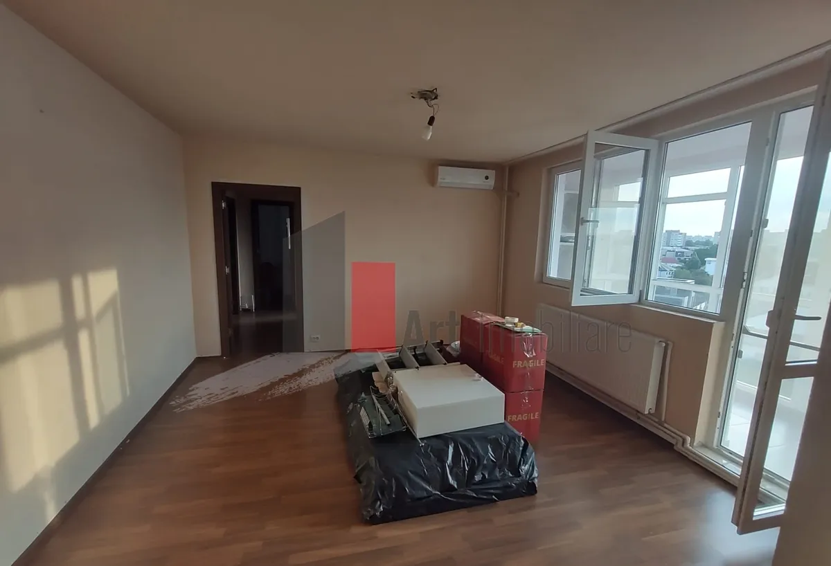 Vanzare apartament 3 camere cu centrala Bd Obregia Fantana Florilor