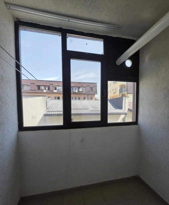 Postalionului Berceni apartament 2 camere decomandat etaj 1