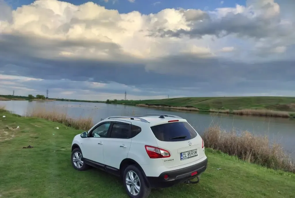 Se vinde Nissan Qashqai j 10 5 800 eur