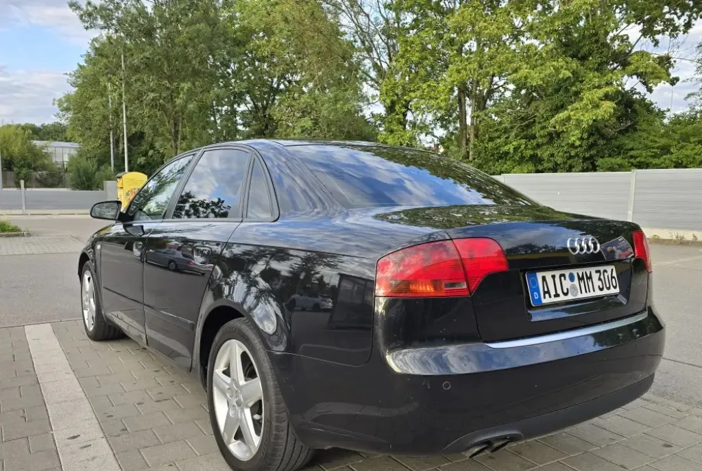 Audi a4 B7 1 9 BKE auto 2 299 eur
