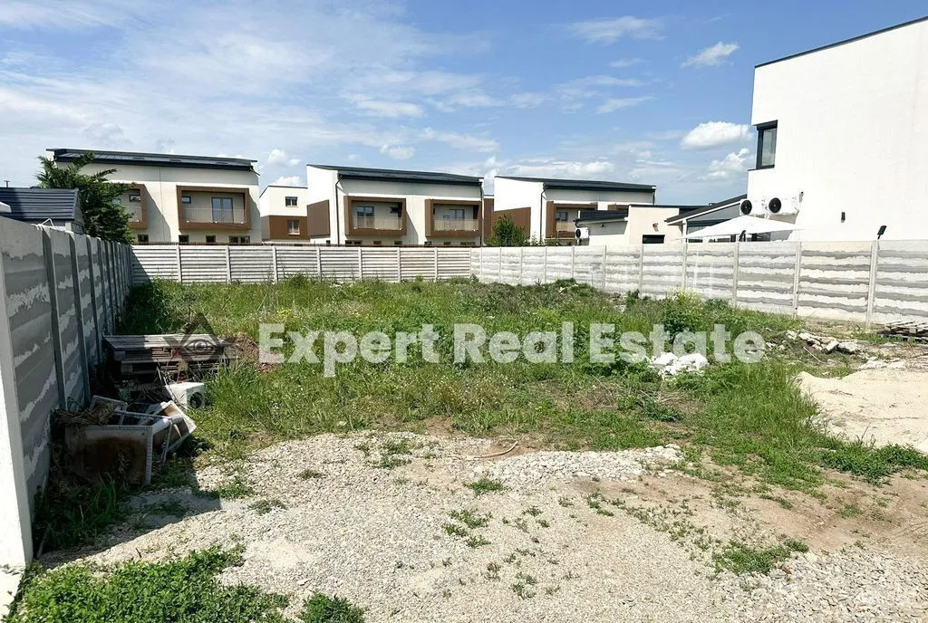 Studio modern spatios central otopeni
