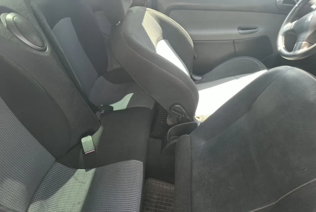 Peugeot 206 cc DECAPOTABIL rate cu buletinul 1 299 eur