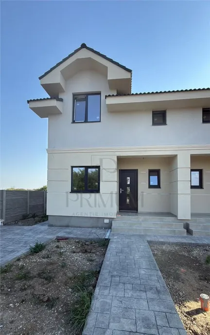 / mosnita / 1/2 duplex pe etaj /finisaje la alege