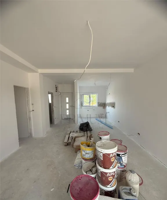 0 Comision Mosnita 1/2 duplex pe parter