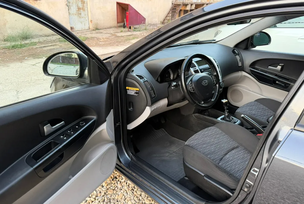 Kia Cee 039 d 1 4 ndash 109 CP ndash 2009 ndash UNIC PROPRIETAR 2 450 eur
