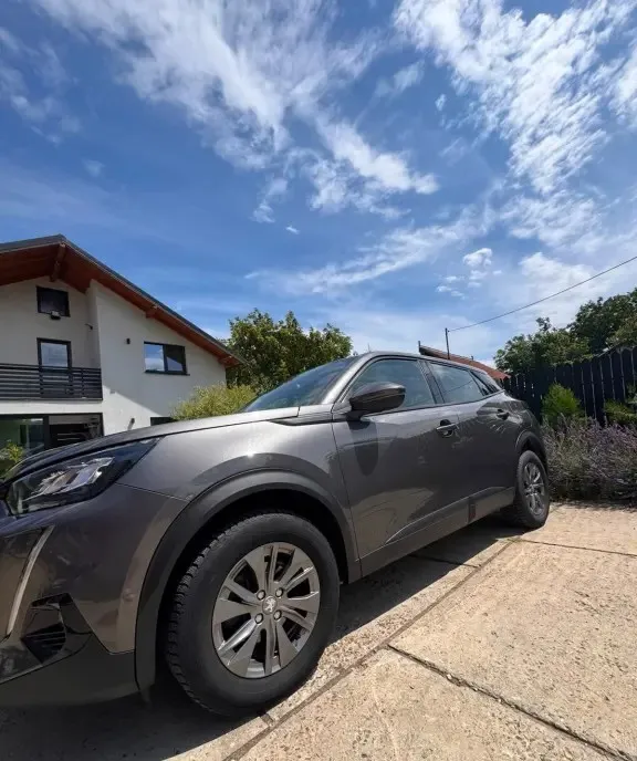Peugeot 2008 Peugeot 2008 an 2020 km 104000 motor 1 2 10 999 eur