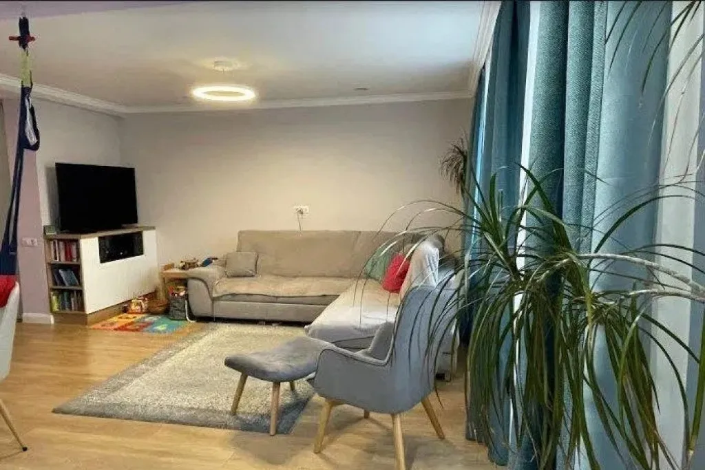 Apartament 4 cam 120 mp cu gradina comuna str Muzeul Apei