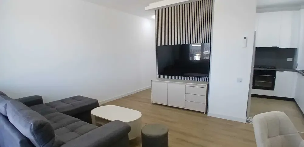 Apartament 3 camere voluntari