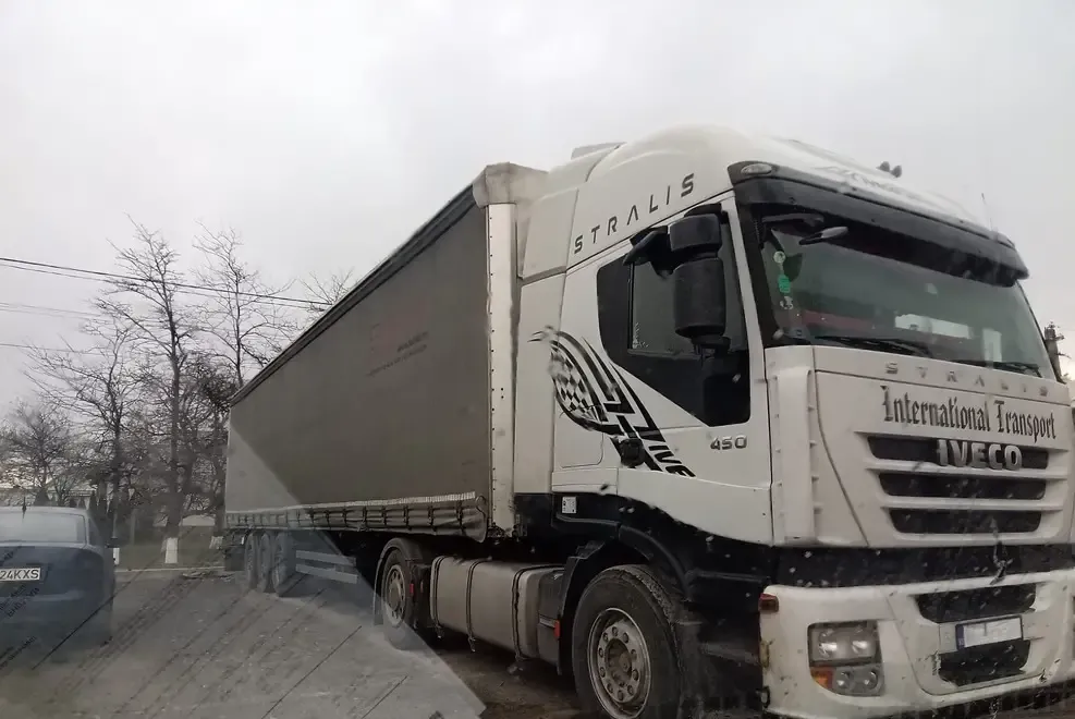 Ansamblu Iveco Stralis Semiremorca