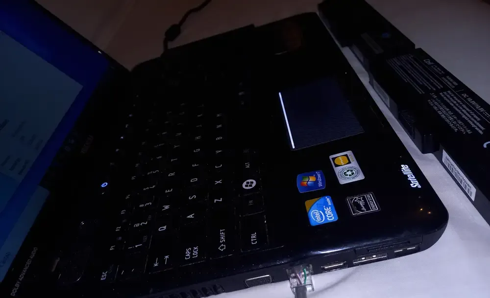 Vand laptop Toshiba Satelite A665 i7 Q740 6 Gb RAM HDD