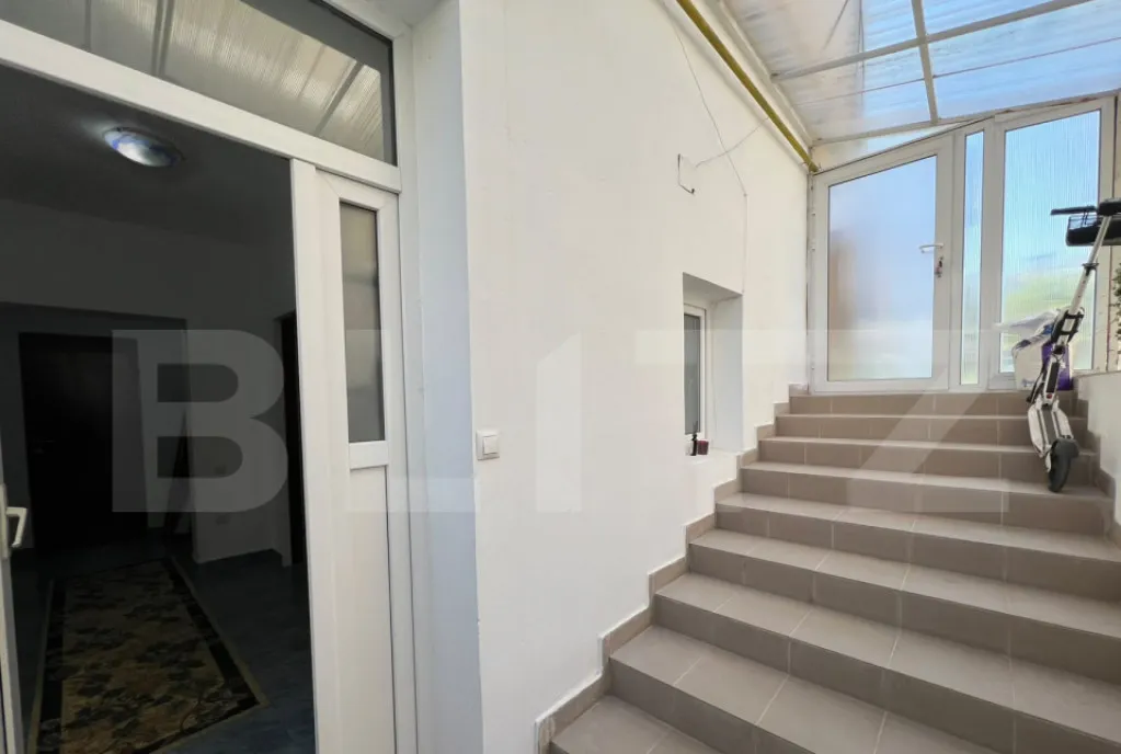 Apartament 2 camere decomandate parcare depozitare Bun