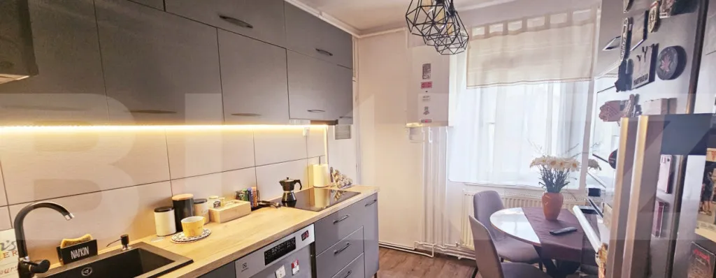 Apartament de vanzare 2 camere str Crangului