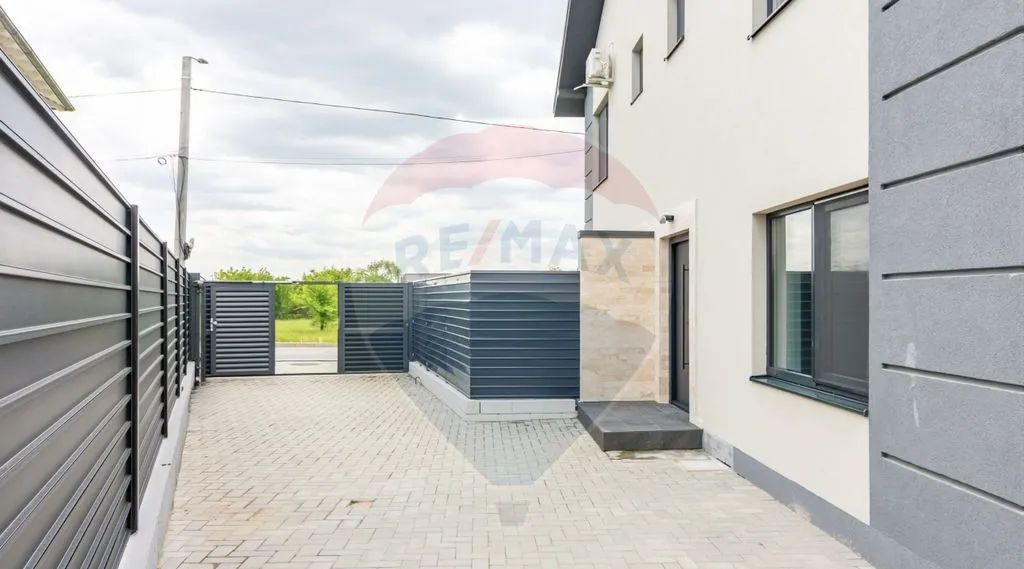 Casa / Vila cu 5 camere de vanzare in Otopeni tva 0 l