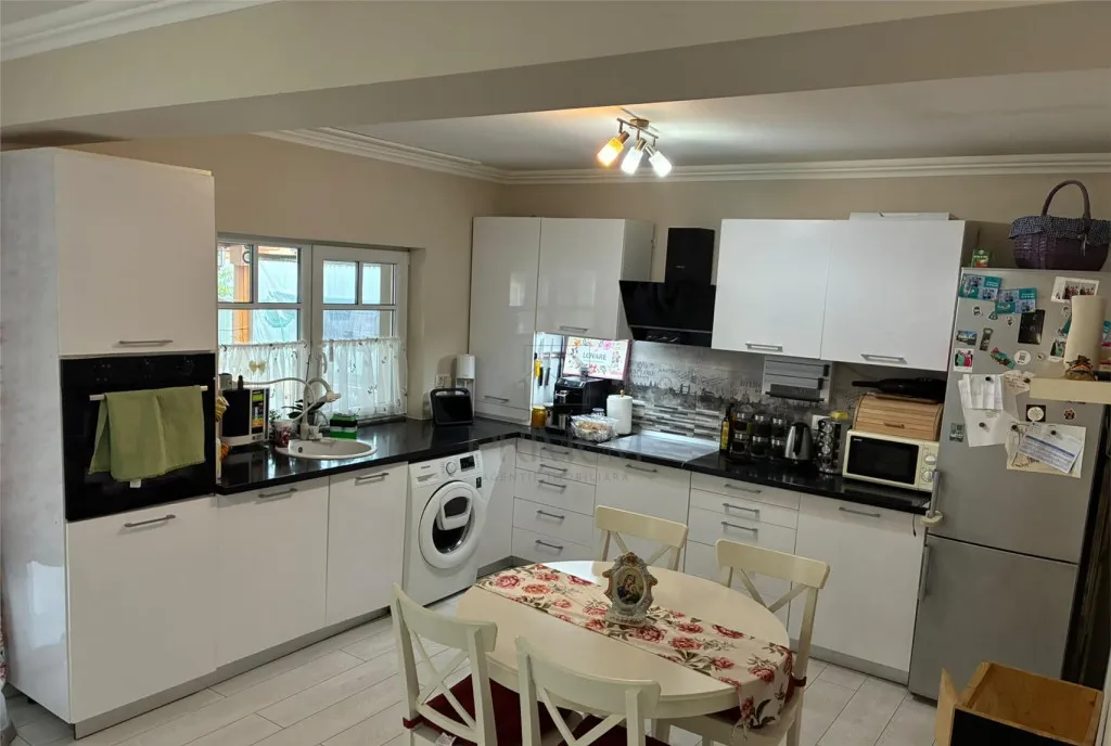 Mosnita doua duplex pe etaj spatios