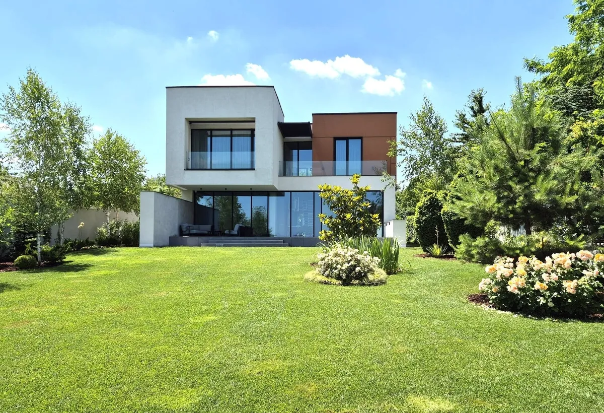 Lacul Grivita Smart Home nZEB spectaculoasa Bucuresti Sector 1 cu deschidere lac teren 2000 mp