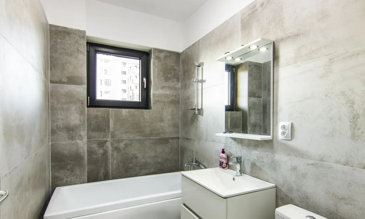 Doua camere bucatarie inchisa balcon mobilat/ utilat 5 minute metrou bloc nou