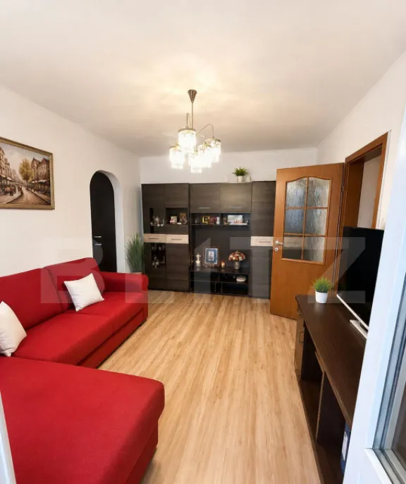 Apartament 3 camere 64 mp mobilat cu garaj si boxa in