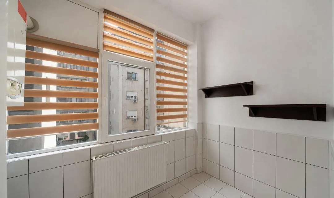 Cismigiu Brezoianu 2 camere Centrala proprie Lift