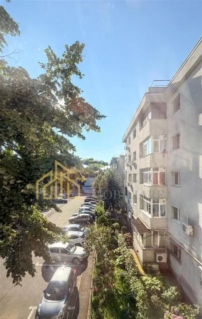 Baneasa Herastrau 2 camere etaj 2/4 vedere est luminos si linistit