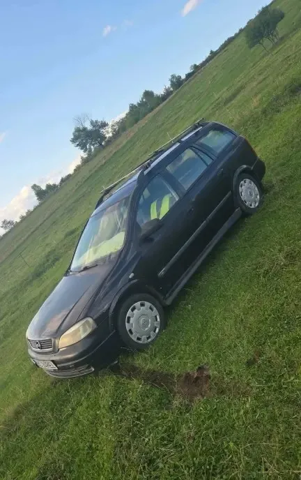 Masina Opel Astra G an 2003 motor 1 6 4 000 lei