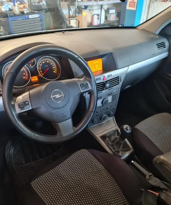 Opel Astra H 1 6 benzina 1 500 eur