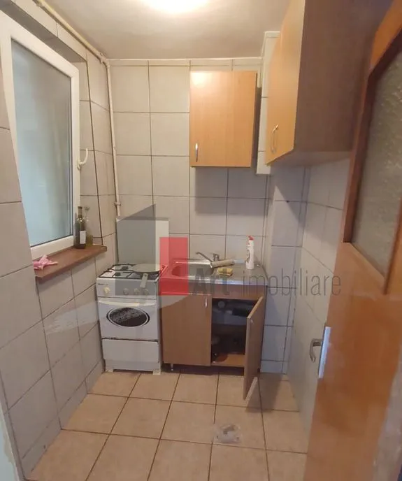 Vanzare apartament decomandat 2 camere Metrou Lujerului