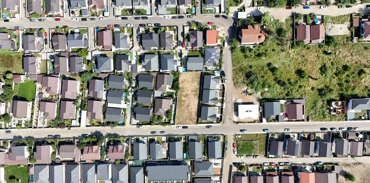 Pantelimon lot teren constructii utilitati asfalt si vecinatati bune