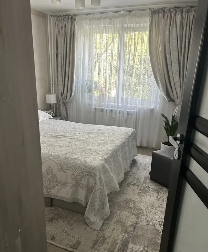 Crangasi apartament cu 3 camere la 4 min pana la Metrou Crangasi
