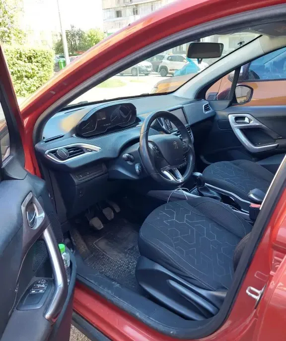 Peugeot 2008 1 6 2016 116 000 km foarte economic ideal pentru naveta 6 900 eur