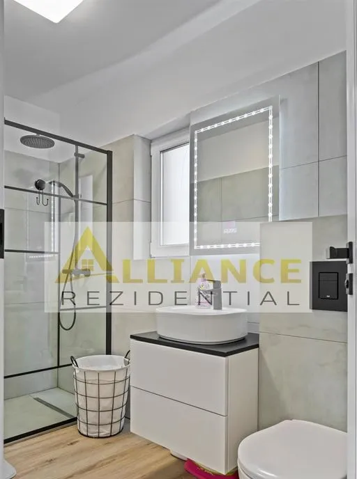 Casa P 1E pod 4 camere 3 bai 444 teren St