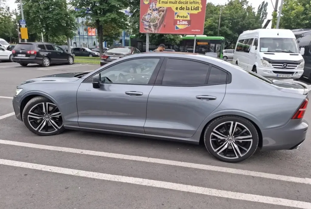 Volvo S60 2019 T5 22 900 eur