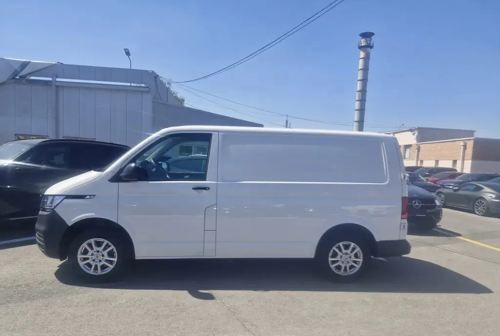 Volkswagen Transporter T6 1 21 200 eur