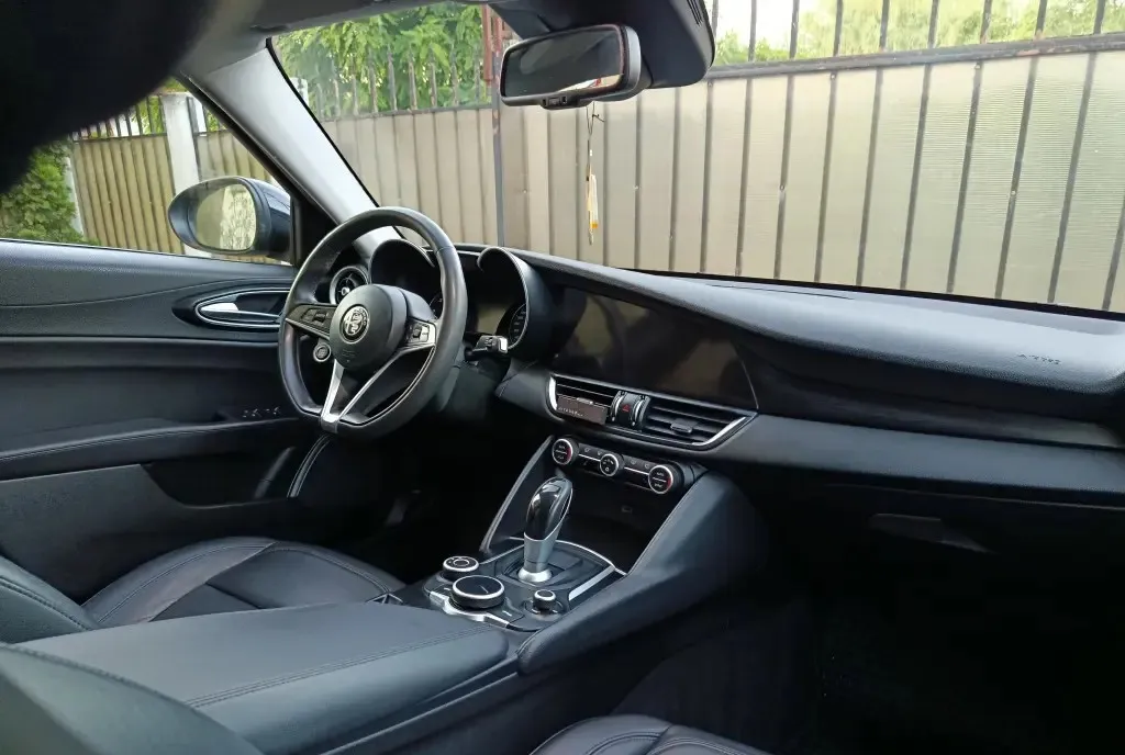 Alfa Romeo Giulia 12 500 eur