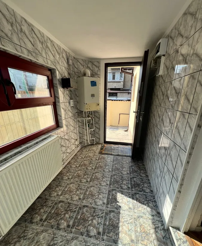 Vatra Luminoasa casa singur curte
