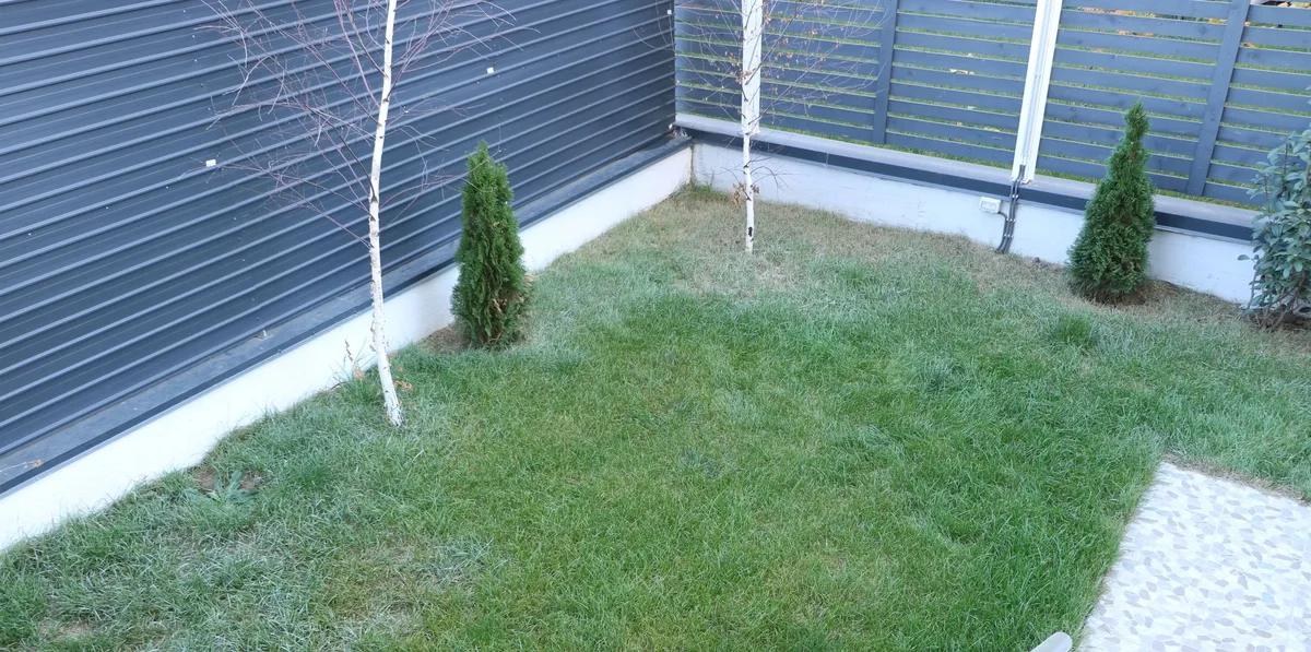 Apartament 3 camere la parter cu curte proprie de 57mp 2 bai pozitie pe sud