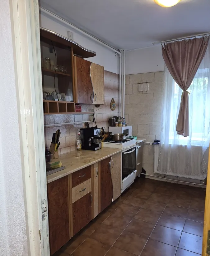 Sebastian parc str Novaci