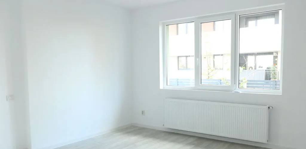 3 camere la parter cu curte proprie de 57MP 2 bai pozit