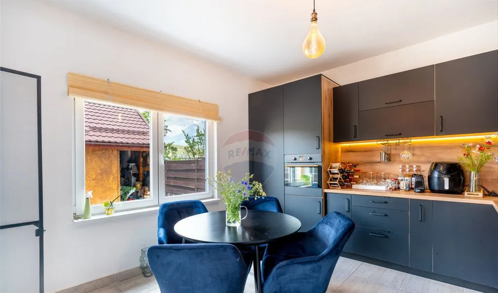 Casa 4 camere 470 mp teren Floresti Cluj