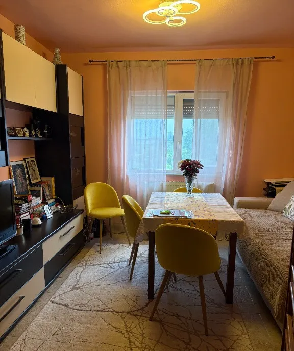 Apartament 4 camere zona Pod Butelii