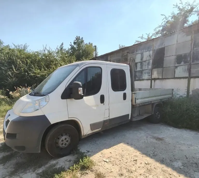 Peugeot Boxer 2012 Cabina Dubla cu Bena 7 Locuri 5 900 eur