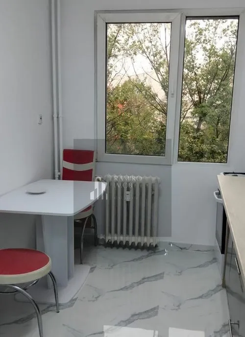 Ap 2 camere 53m etaj 3 Titan / Liviu Rebreanu 1 Dece