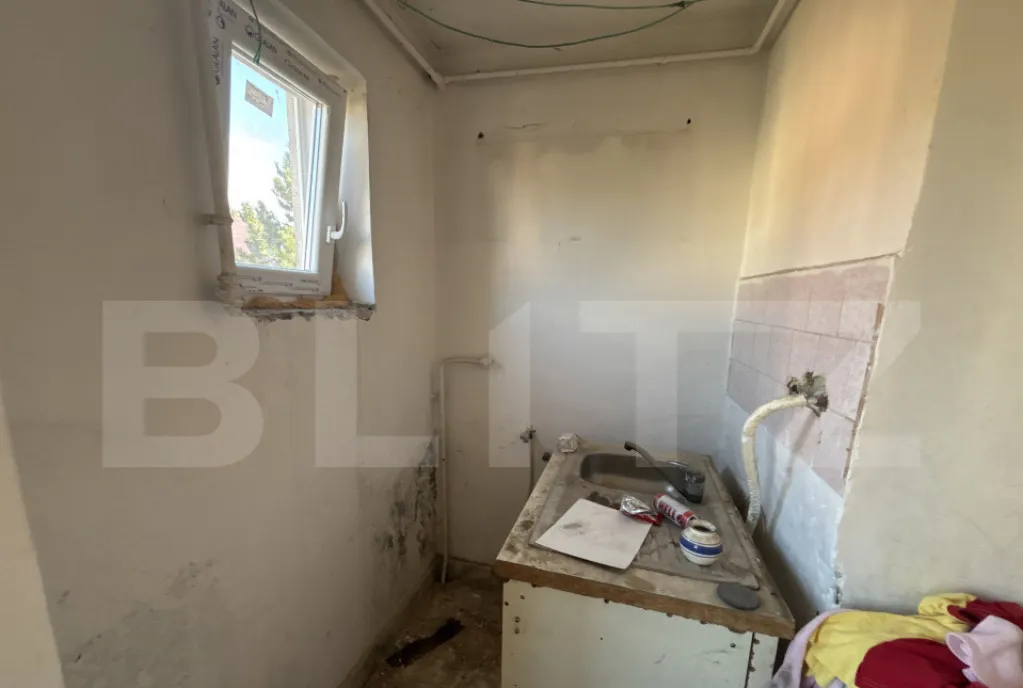 Apartament cu 2 camere 31 mp etaj 4/4 zona Pacii