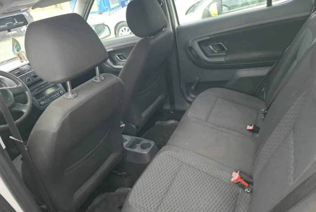 Skoda fabia an 2013 1 6 motorina 1 999 eur