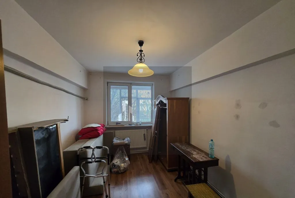 Ap 3 camere 70m decomandat etaj 2 centrala stb Vadul