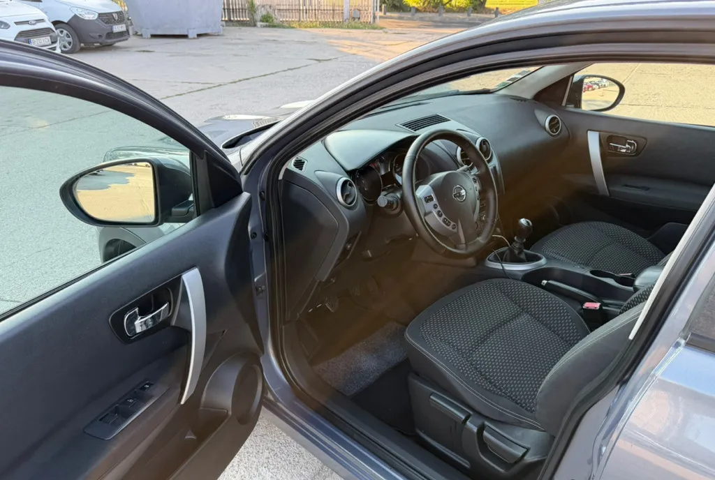 Nissan Qashqai 1 5 dCi 106 CP bull 239 000 KM bull 2 Chei bull Navi bull Climatronic bull 2009 4 950 eur