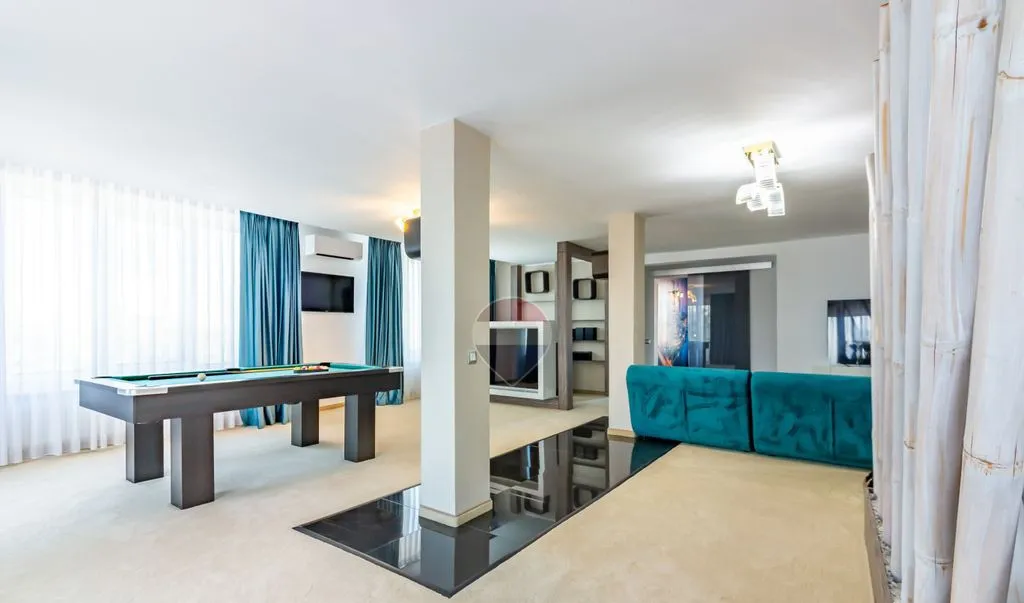 Vanzare Vila 7 camere cu Piscina Garaj Subteran zona