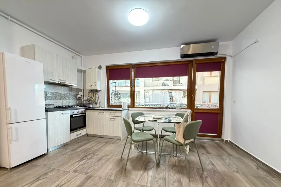 Apartament 2 Camere Cartierul Solar Parcare Inclusa
